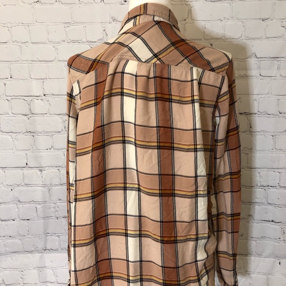 Universal Thread button down shirt size large - Picture 3 of 3